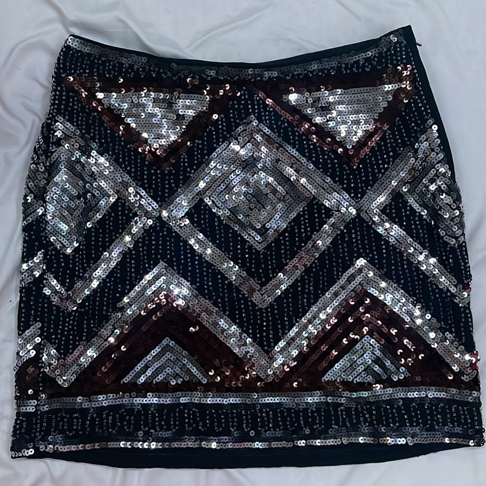 H&M Sequin Mini skirt. No stretch with back zipper